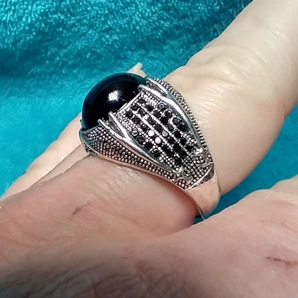 Silvertone faux onyx black crystal ring - Picture 3 of 5